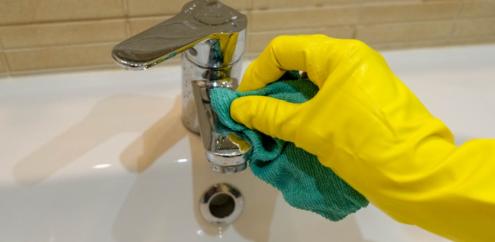 Wash the sink.